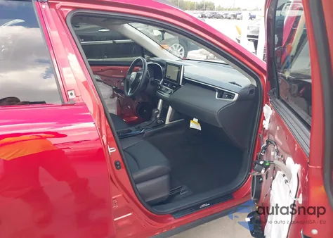 2025 Toyota Corolla Cross Xle z USA, uszkodzony, nr VIN 7MUDAAAG3SV142932